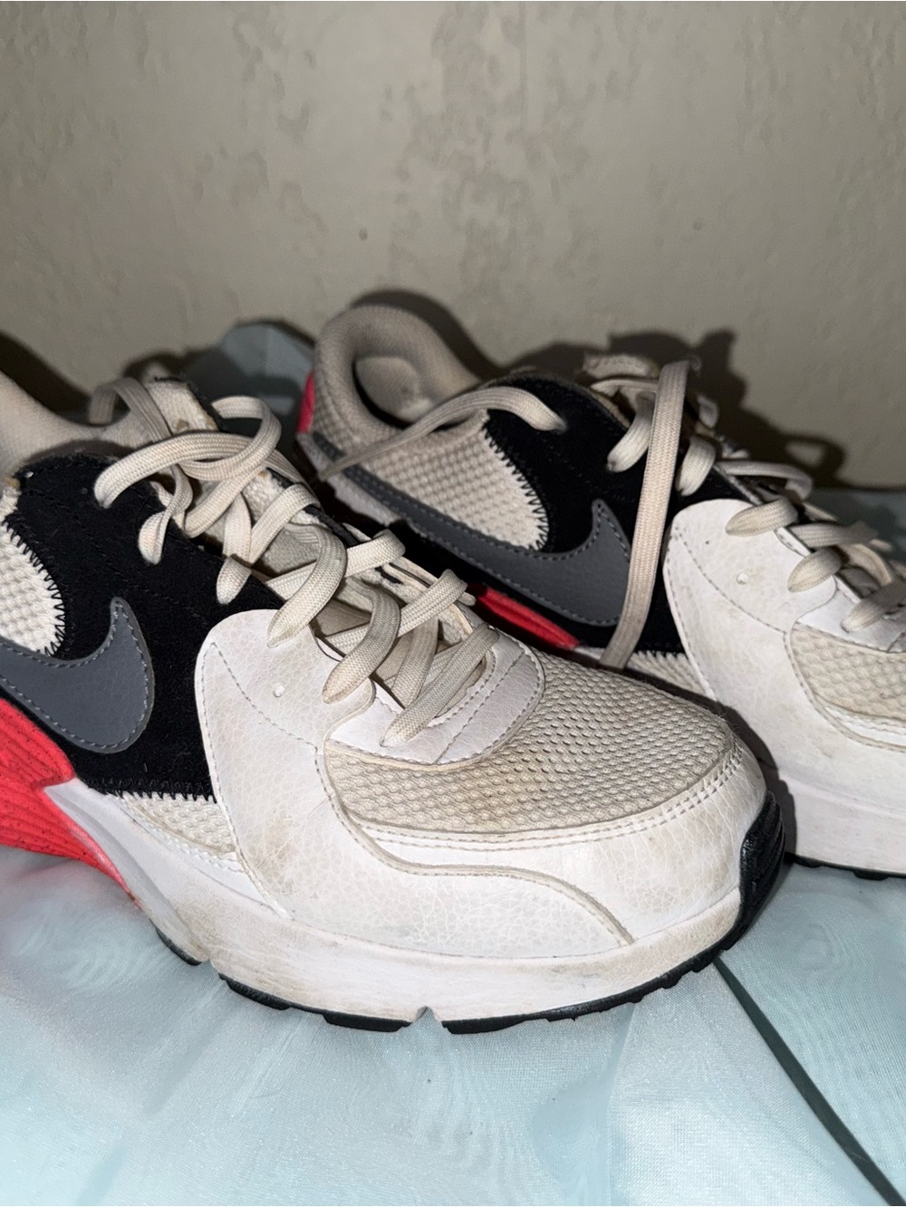 Nike White, Black and Red Women’s Sneakers